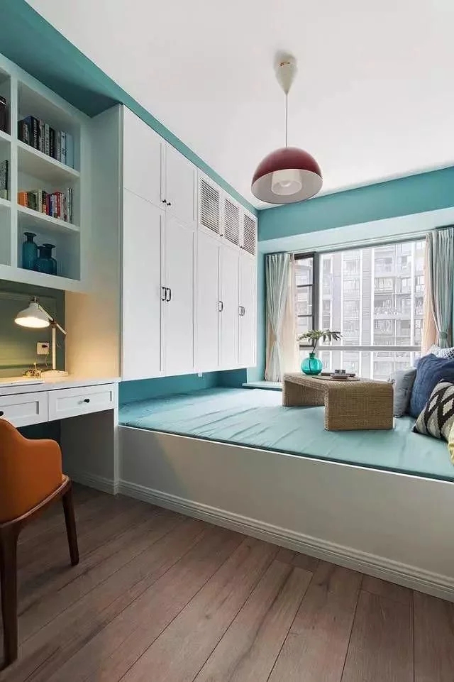 榻榻米配书桌,一房能当多房用!