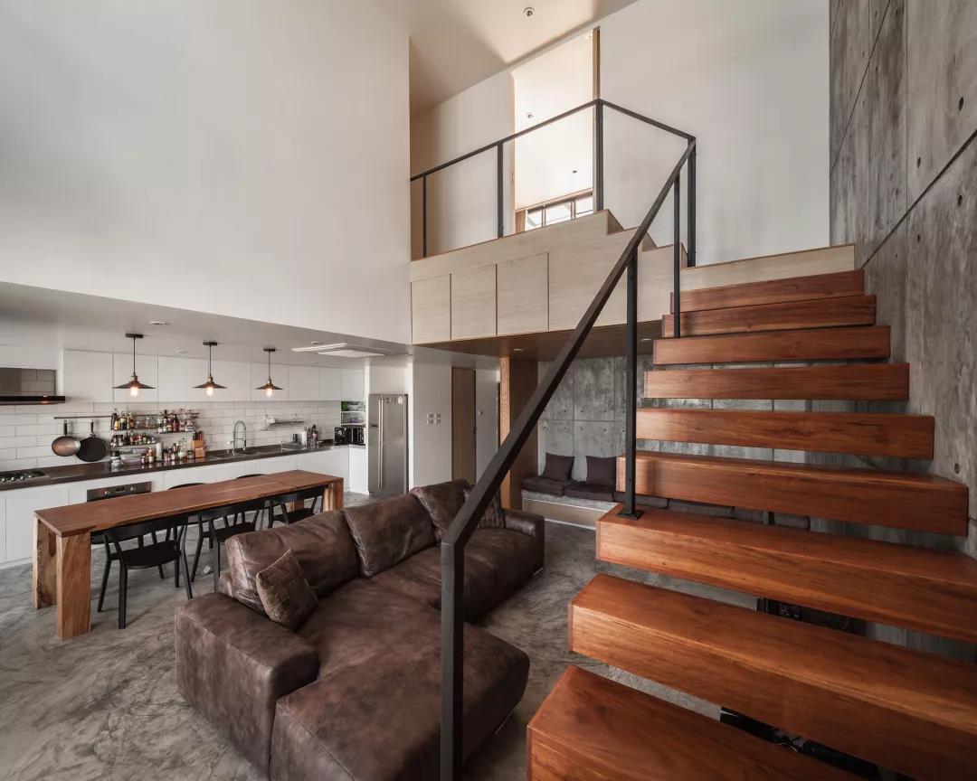 中国匠心品牌，福晶板材，楼梯安装