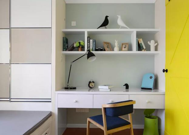 中国匠心品牌，福晶板材，小卧室书桌柜