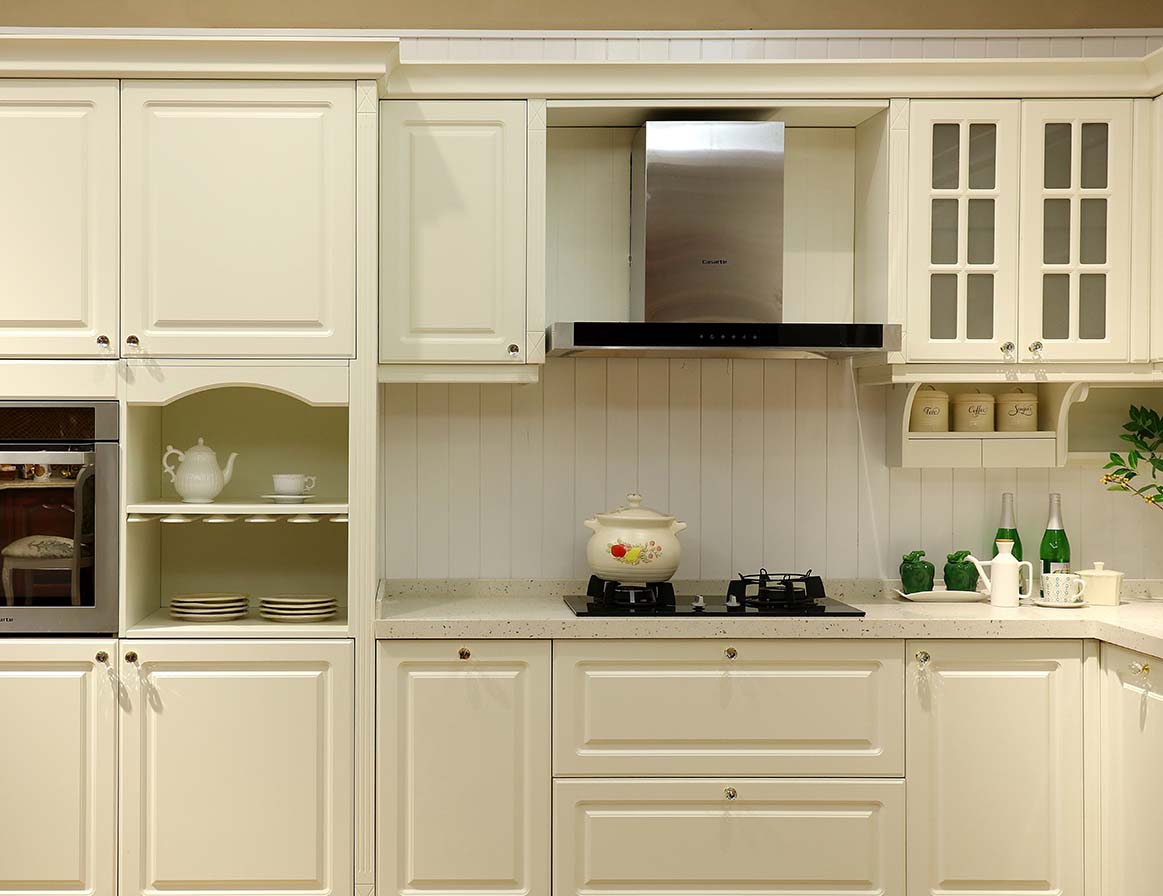 厨房装修不要买橱柜了，实木橱柜，深邃大气！