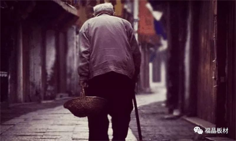 父亲节送什么礼物好呢？福晶环保E0板送挚爱！